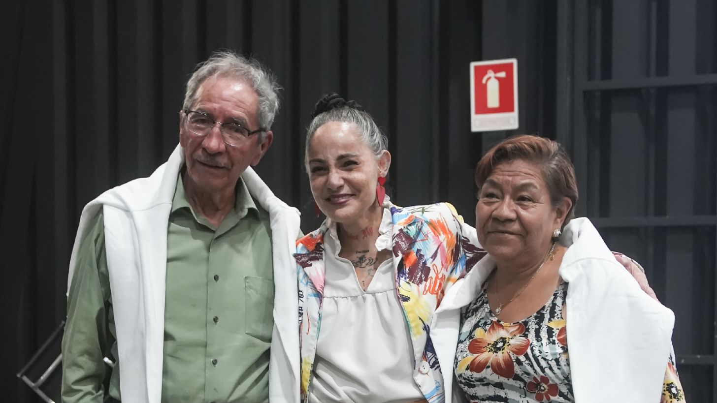 Festejan a los mayores con Lolita Cortés